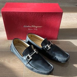 Salvatore Ferragamo classic black parigi .